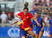 开云体育在线-精彩对决！女足球员在比赛中卓越发挥的简单介绍