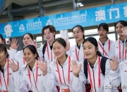 开云足球直播-关于情绪高涨：排球选手在场上奋勇争先的信息