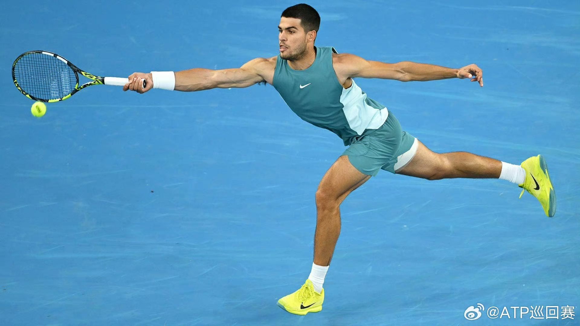 关于澳大利亚网球队逆转意大利网球队，阿尔卡拉斯关键制胜的信息