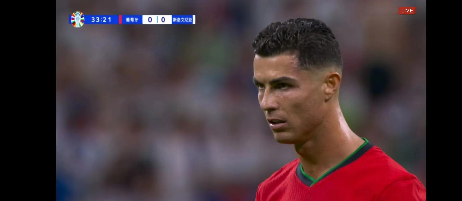 哥伦比亚翻盘乌拉圭，罗本三分雨点燃全场的简单介绍