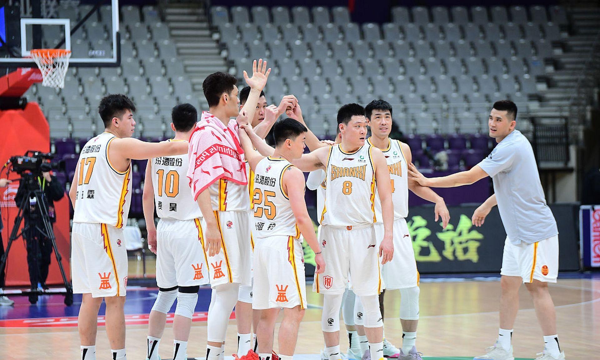 中国男篮险胜雄鹿B队，锡安制霸全场的简单介绍