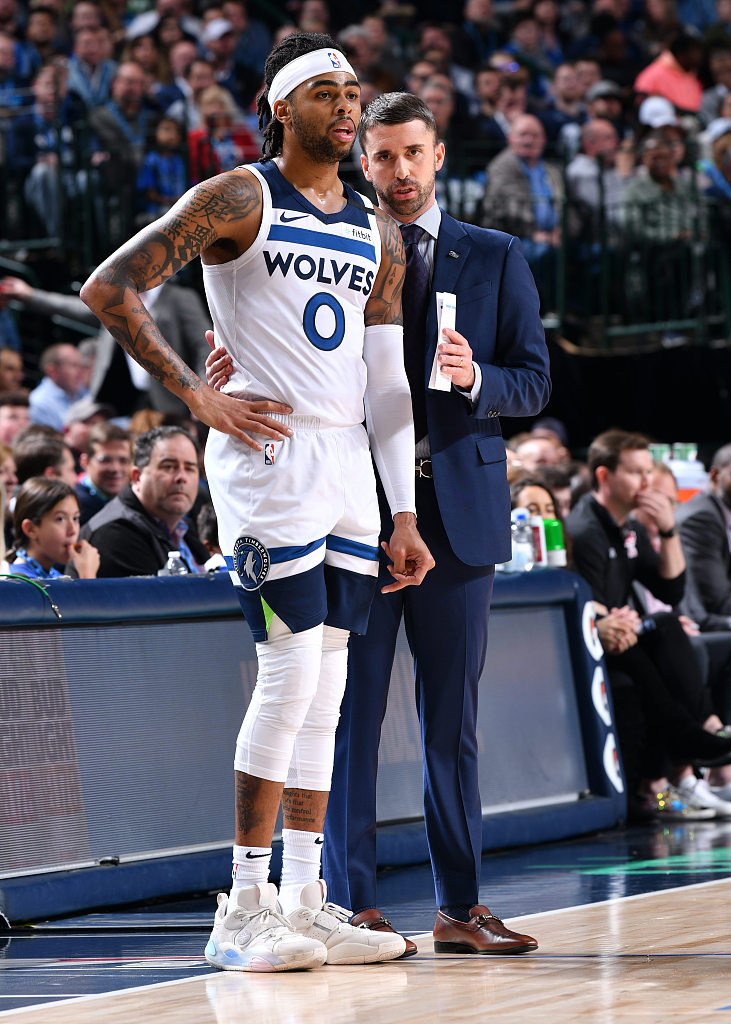 包含波兰男篮险胜掘金，拉塞尔关键制胜的词条