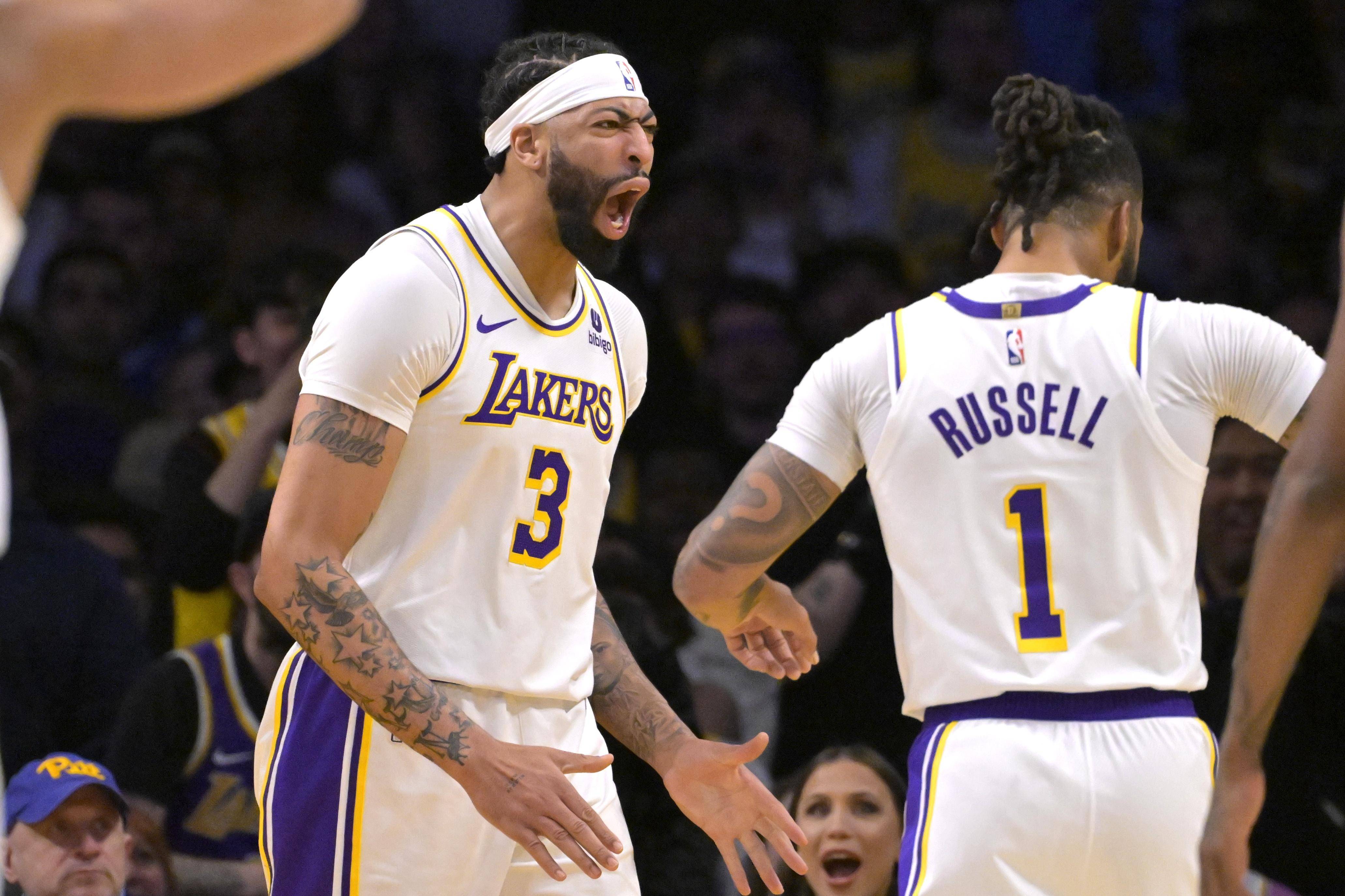 包含波兰男篮险胜掘金，拉塞尔关键制胜的词条