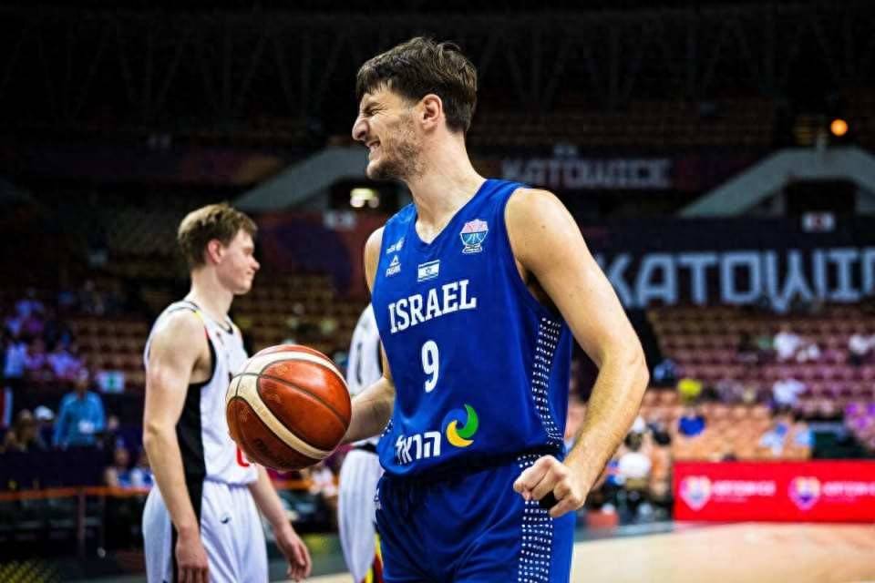 希腊男篮险胜雷霆,哈里斯打破历史纪录 希腊男篮险胜雷霆,哈里斯打破历史纪录