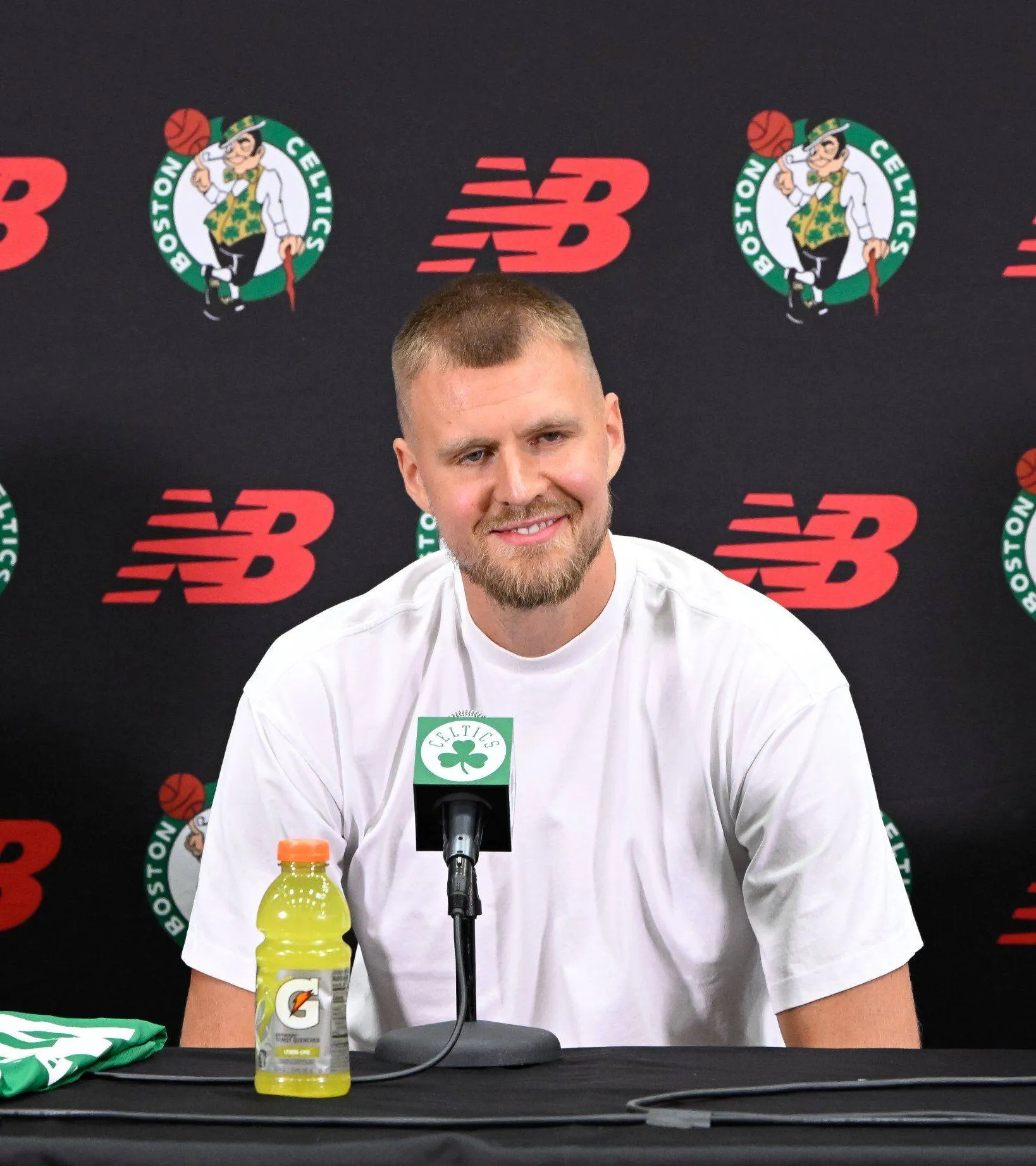 美国男篮血洗法国男篮，波尔津吉斯绝境逆转的简单介绍