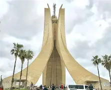 阿尔及利亚队大比分胜出,实力扛进下一轮的简单介绍 阿尔及利亚队大比分胜出,实力扛进下一轮的简单介绍