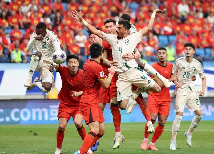 豪强之间巅峰对决引发球迷狂热,场面激烈动人心弦的简单介绍 豪强之间巅峰对决引发球迷狂热,场面激烈动人心弦的简单介绍