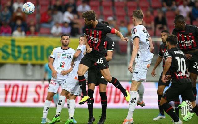 包含AC米兰完胜对手，提高排名的词条