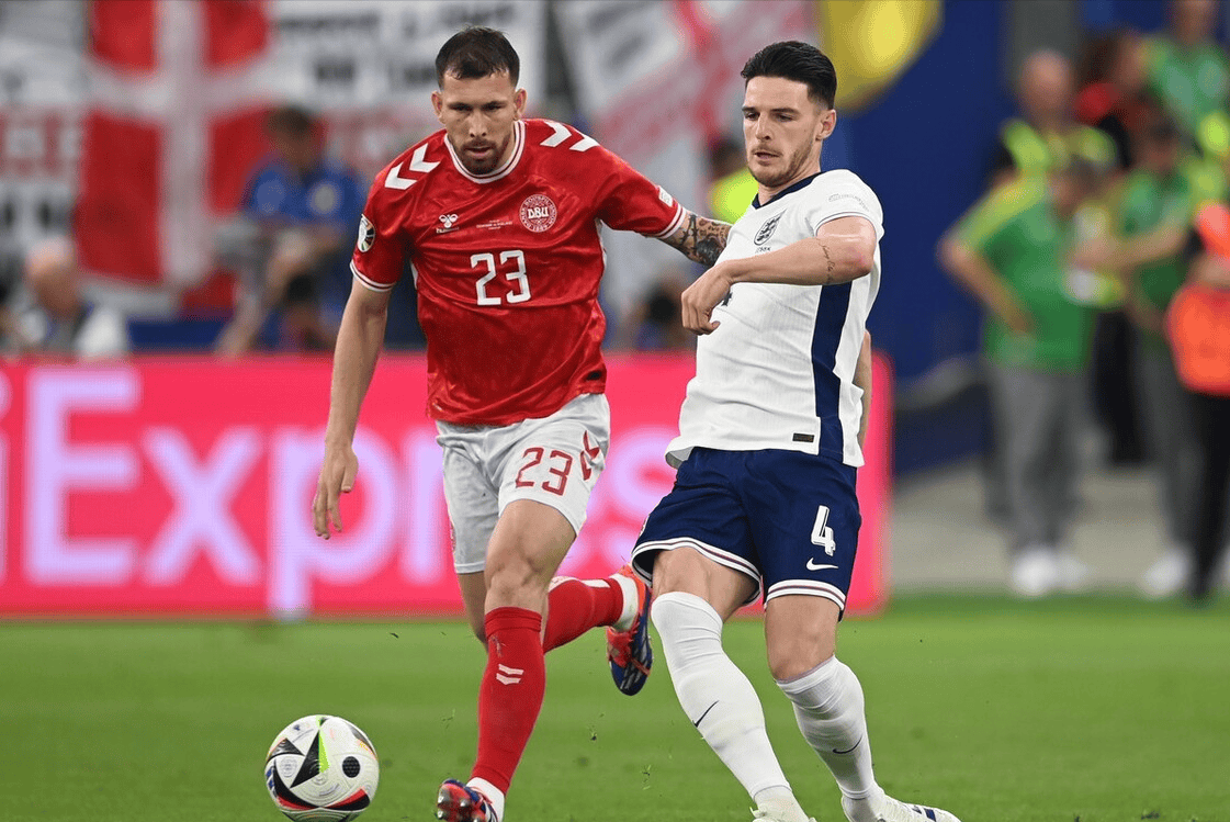 关于丹麦球队在比赛中表现出色取得胜利的信息