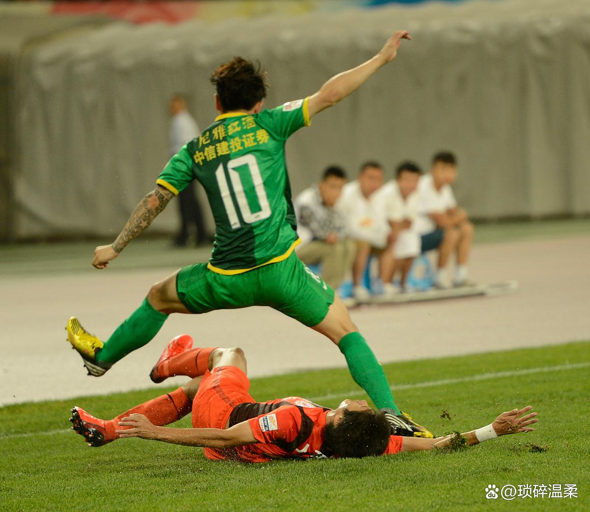 世界杯比赛中意外发生引人关注的简单介绍
