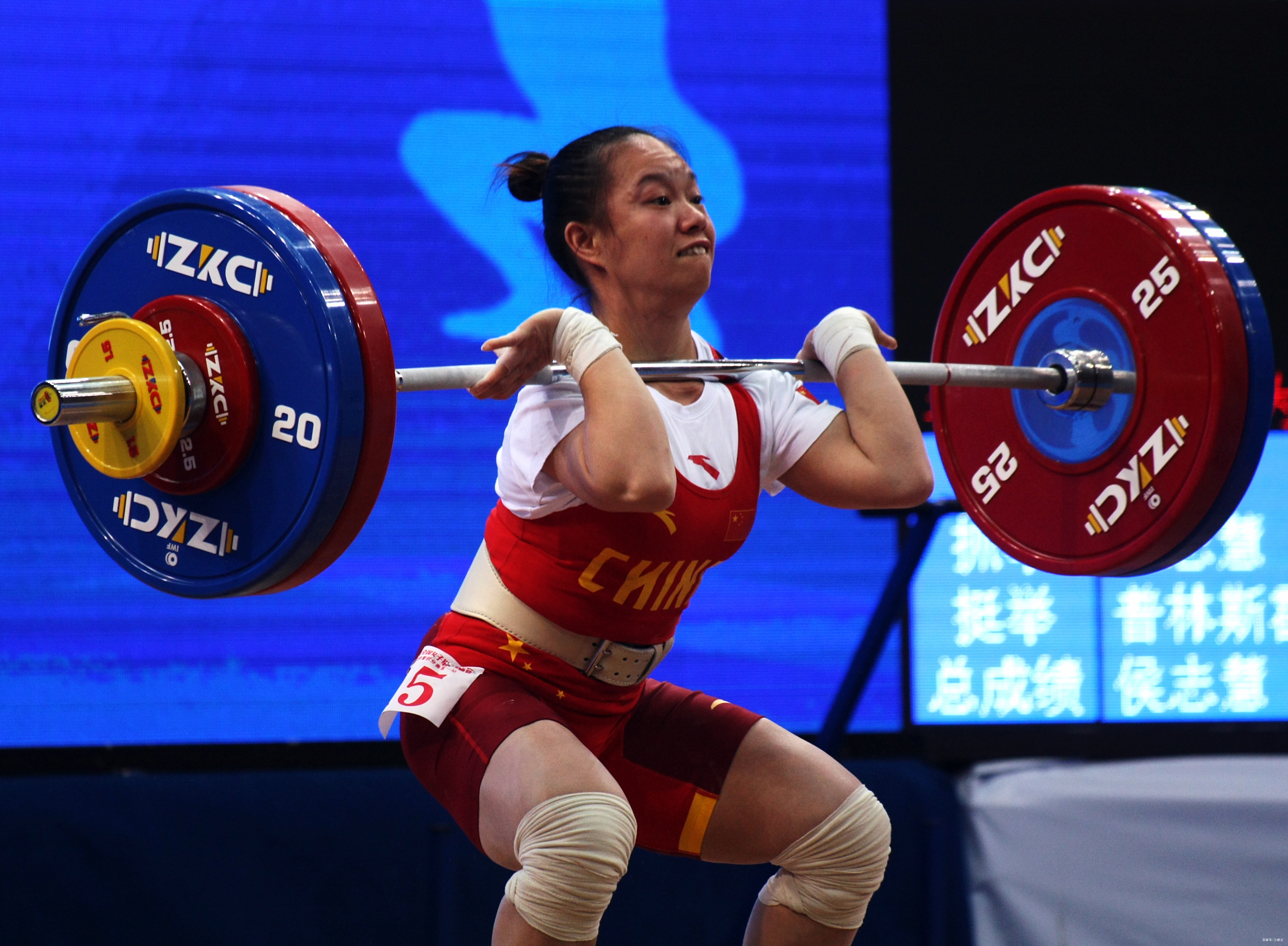 关于举重女子48公斤级决赛擂台,中国选手全力以赴夺冠!的信息 关于举重女子48公斤级决赛擂台,中国选手全力以赴夺冠!的信息