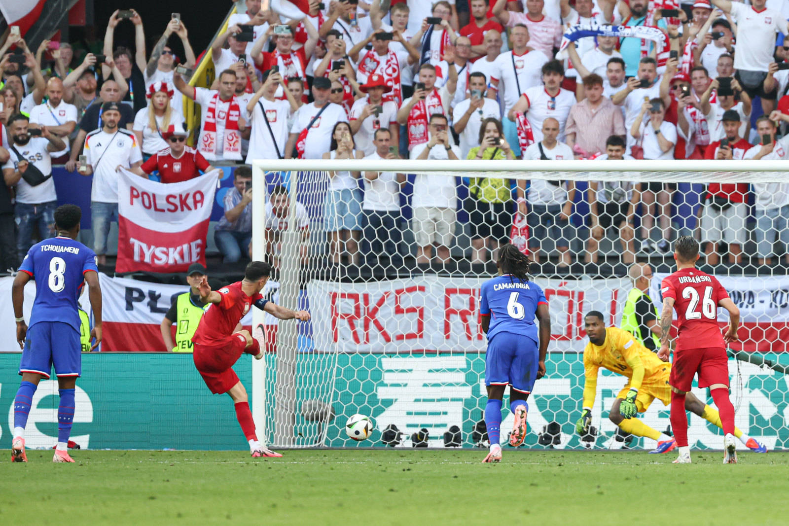 关于欧洲杯预选赛带来一场比赛硝烟的信息