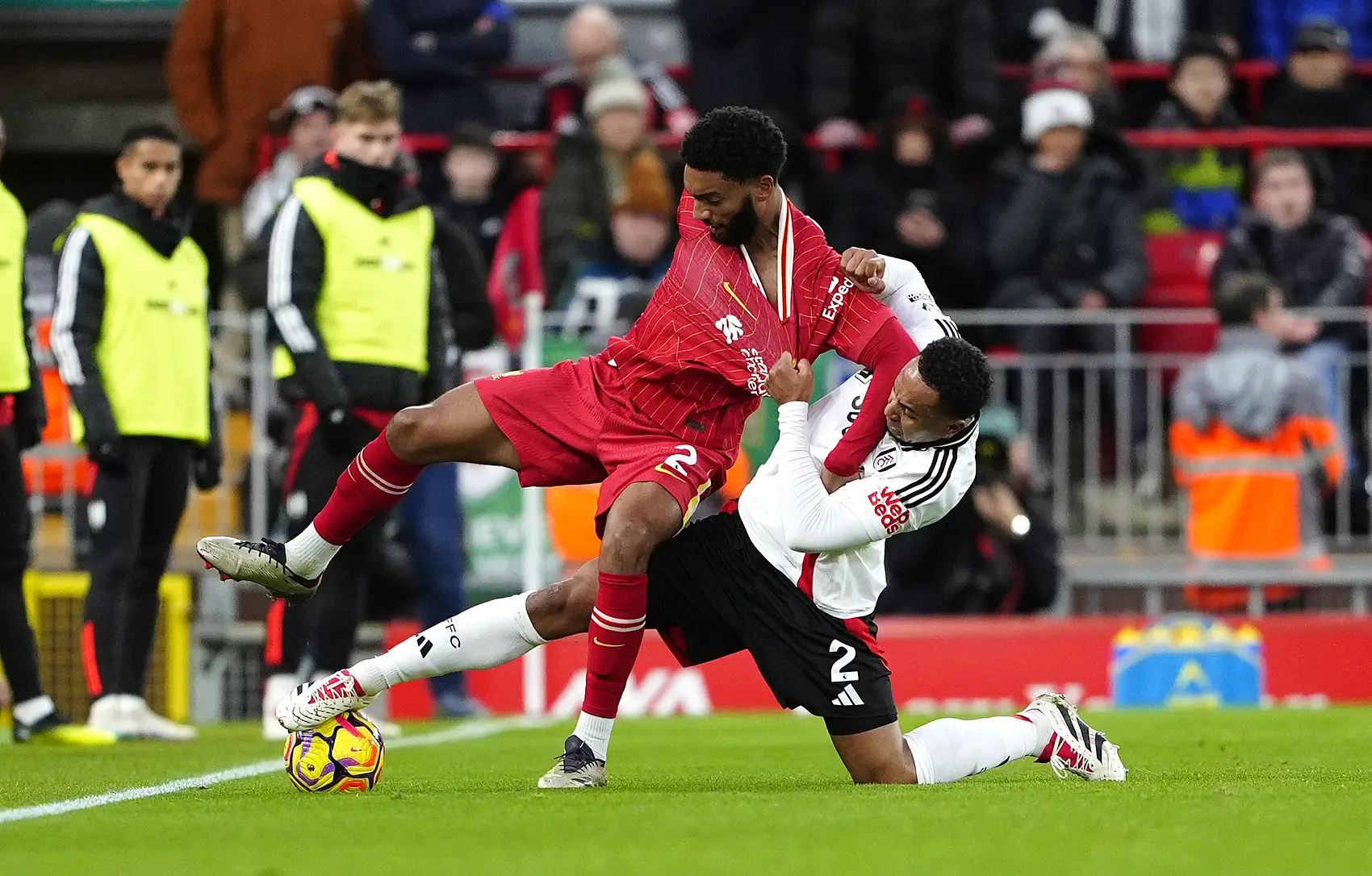 关于利物浦客场击败狼队，领头羊稳固的信息