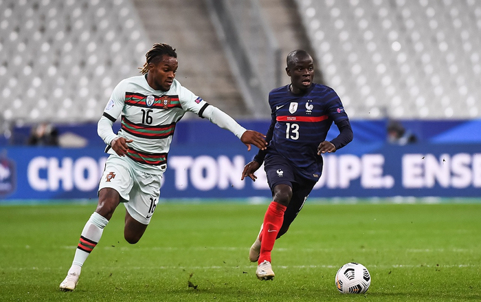 关于中国队险胜法国队，李梓嘉刷新纪录的信息