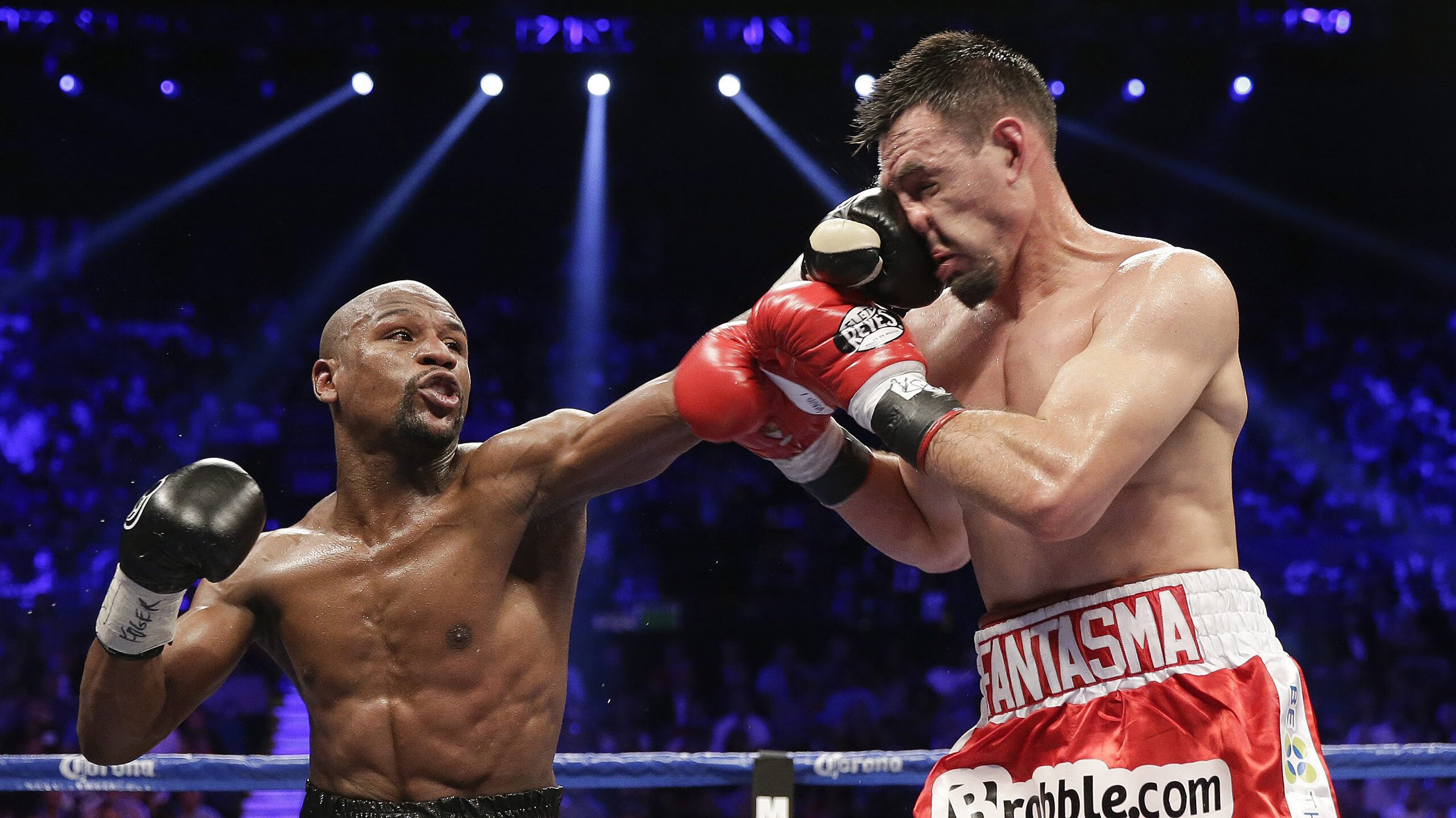 非洲雄鹰展翅，萨拉赫爆发引领尼日利亚全面压制苏格兰