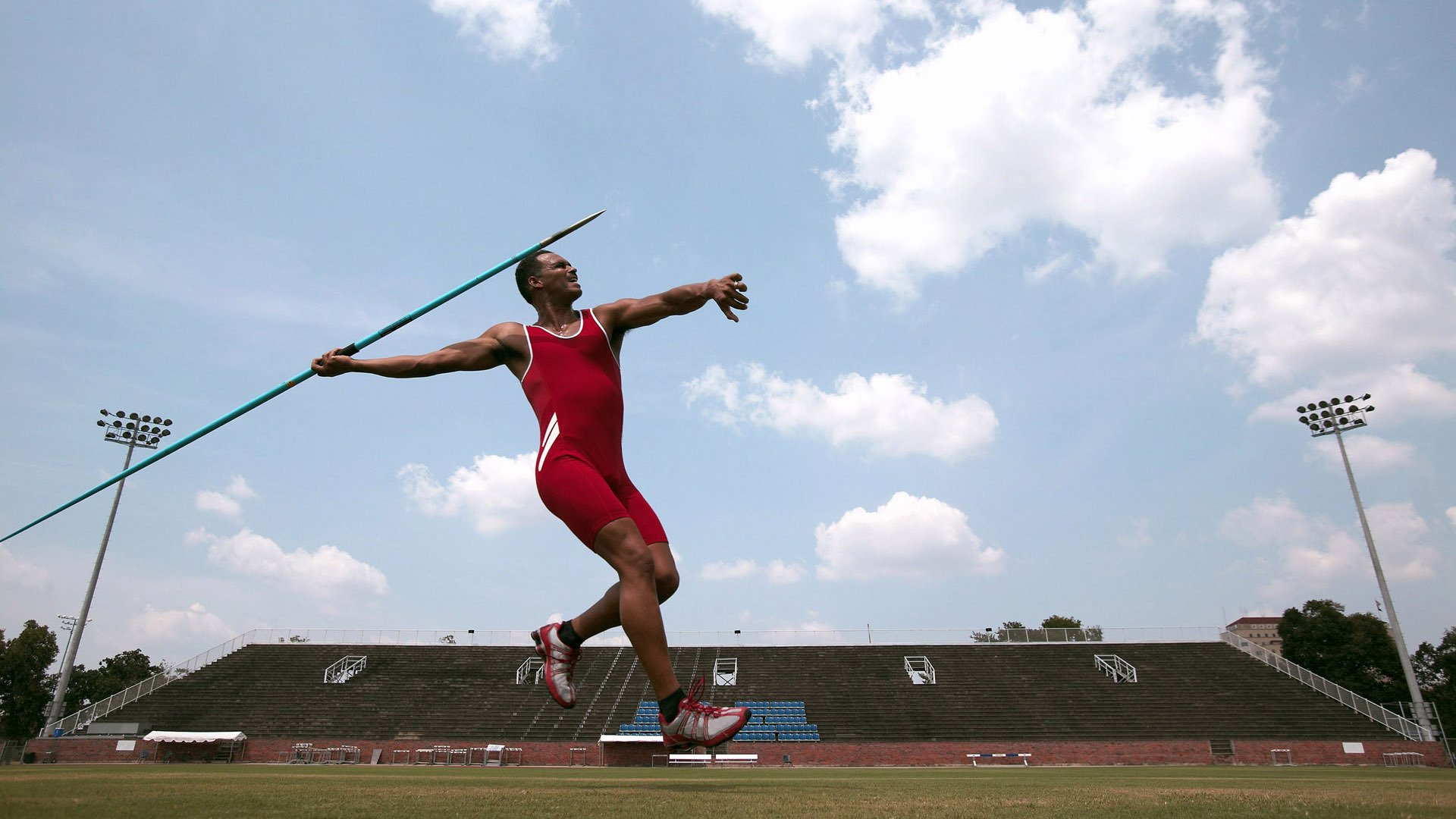 皮克点燃赛场，当罗马的足球风暴横扫英格兰