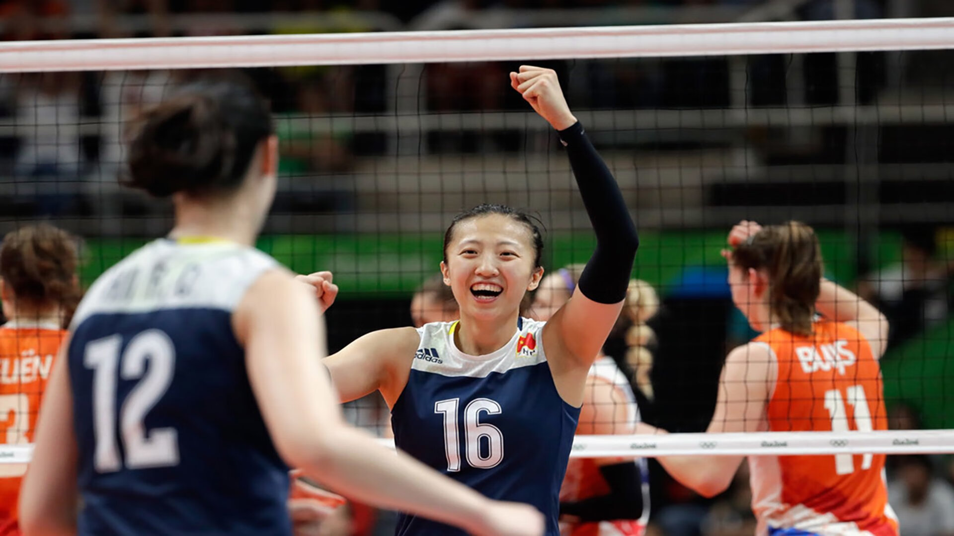 红与黑的宿命对决，当威廉姆斯碾压法拉利，佩雷兹以烈火点燃F1的黄金时代